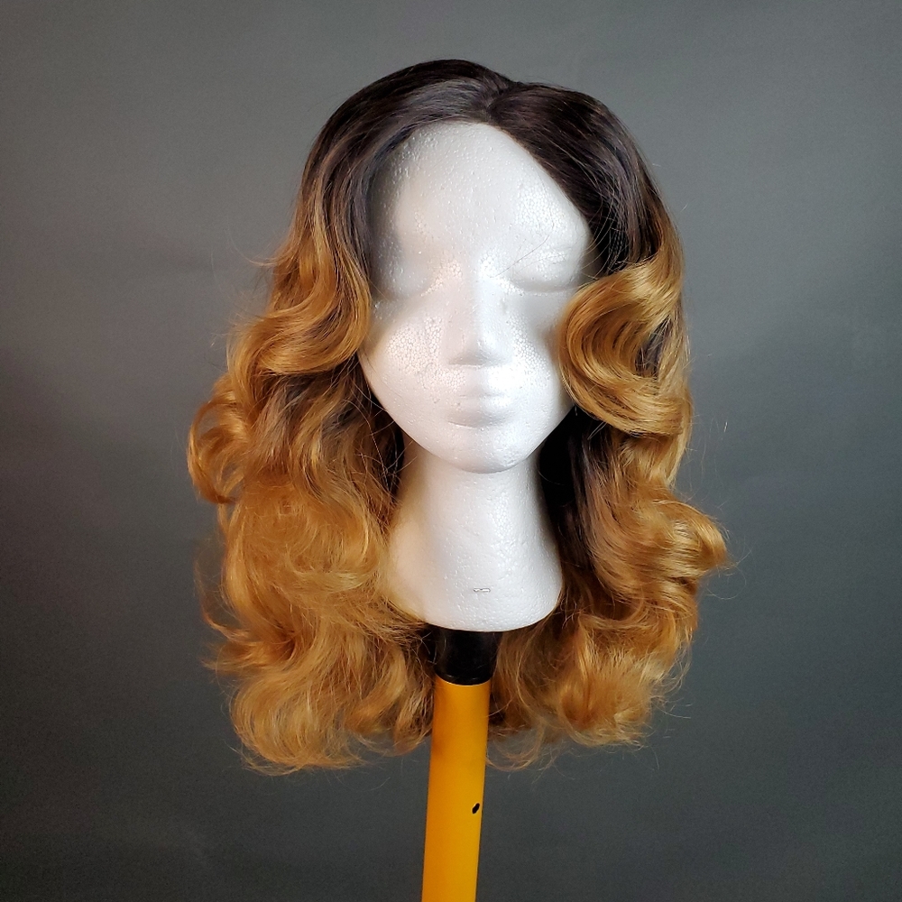 Honey blonde lacefront wig w/ dark roots